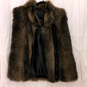 Banana republic women's fur zipper vest M